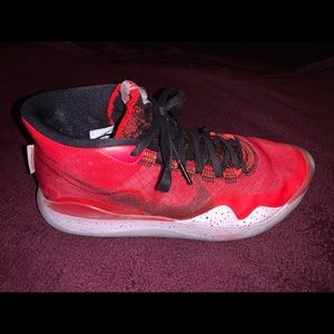 KD 12 University Red